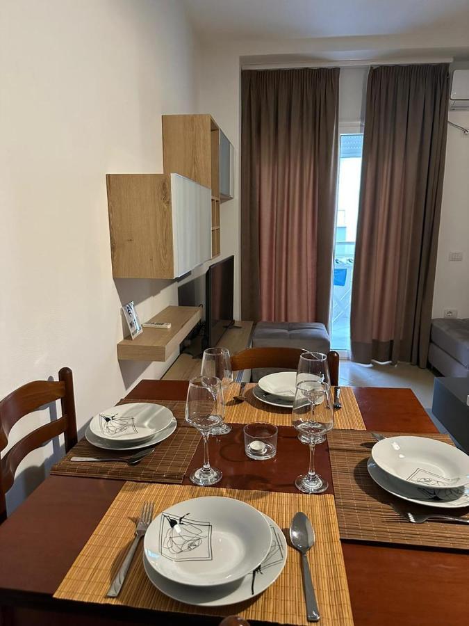 Siloria Apartments Vlorë Esterno foto