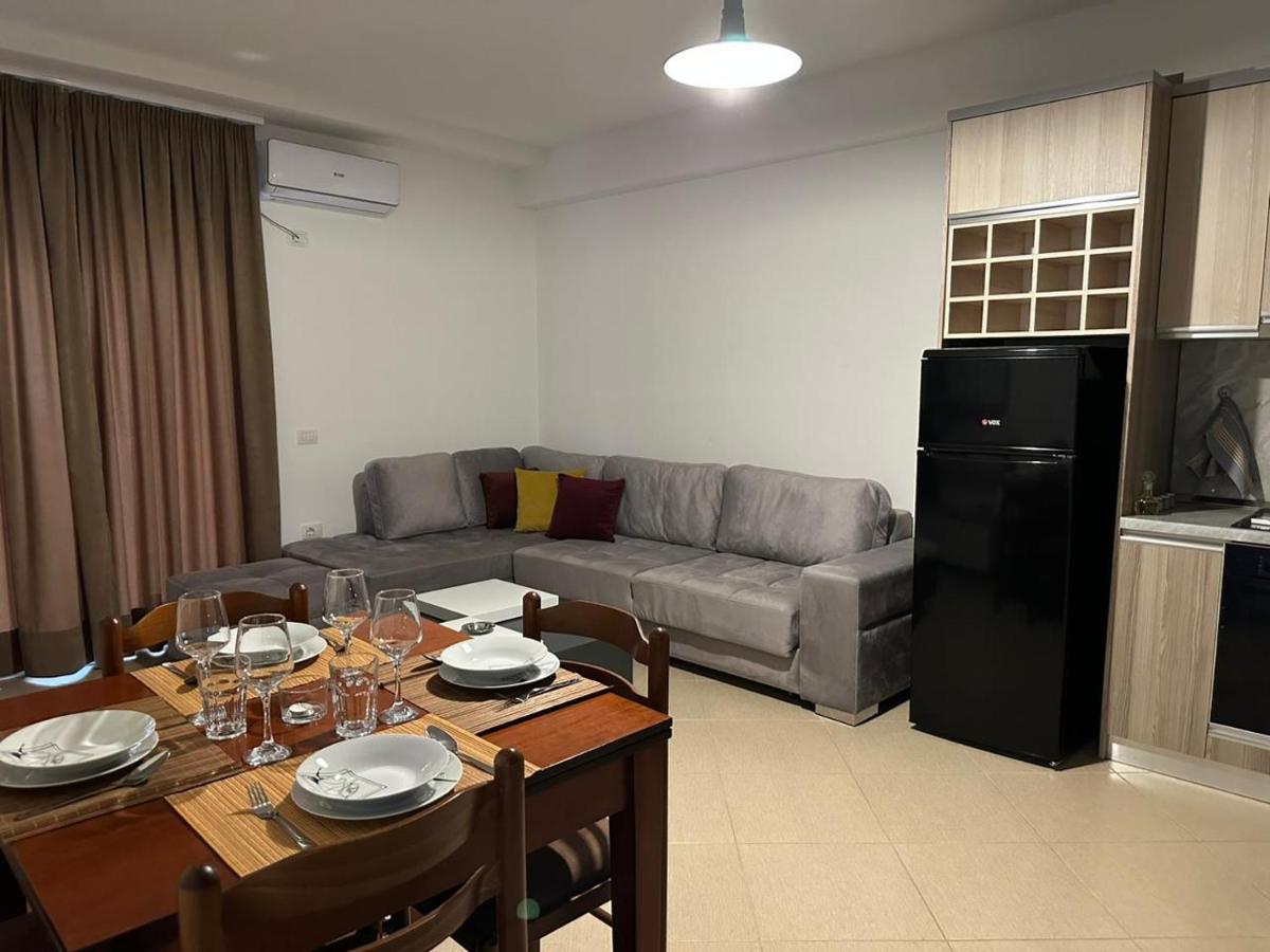 Siloria Apartments Vlorë Esterno foto